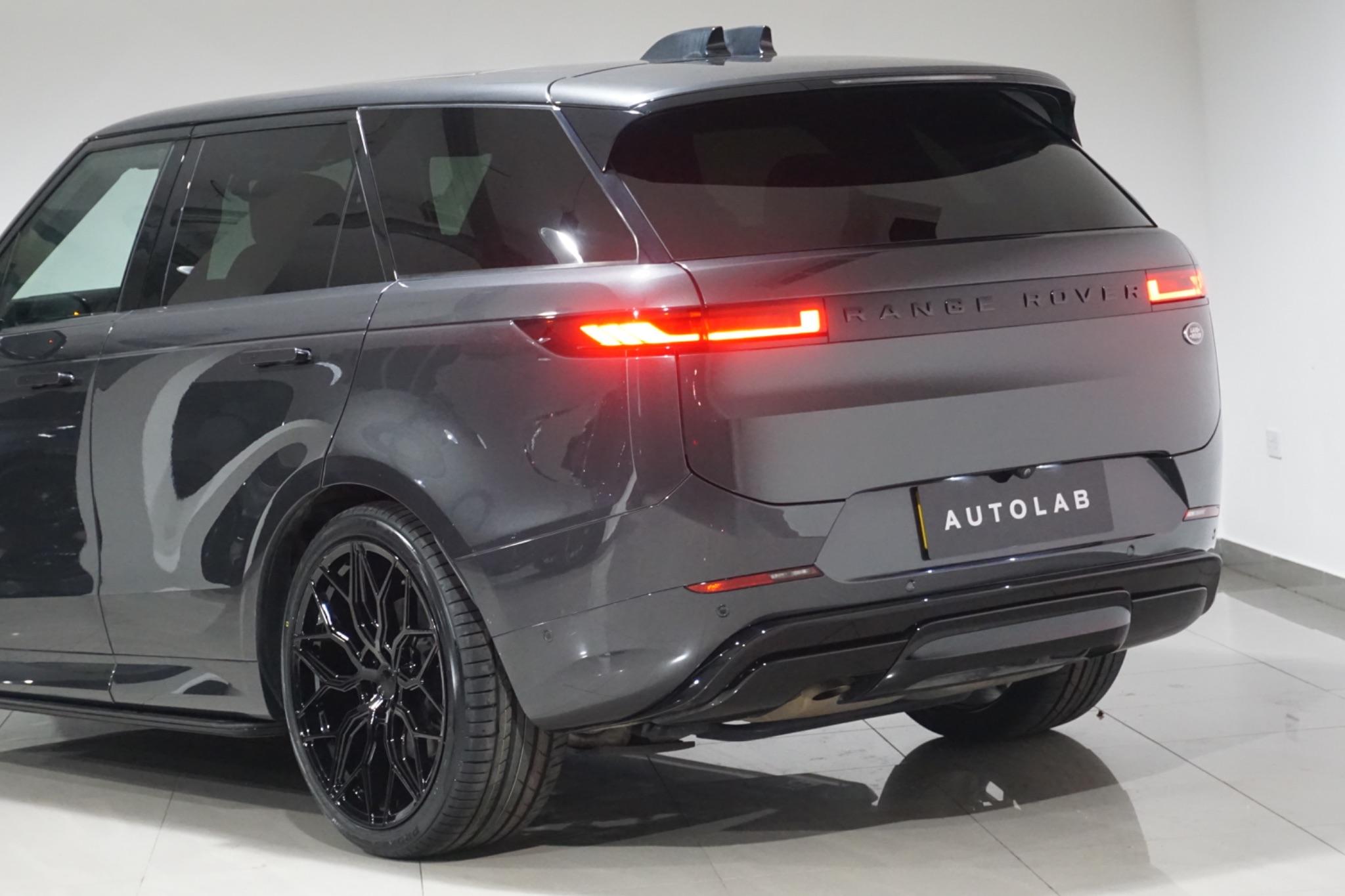 Land Rover Range Rover Sport 3.0 D300 MHEV Dynamic SE Auto 4WD Euro 6 (s/s) 5dr